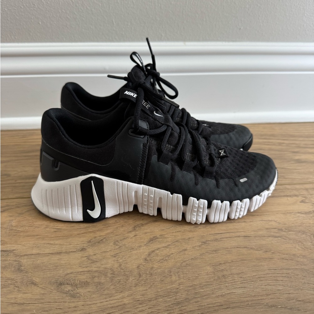 Women’s Nike Metcons 7.5